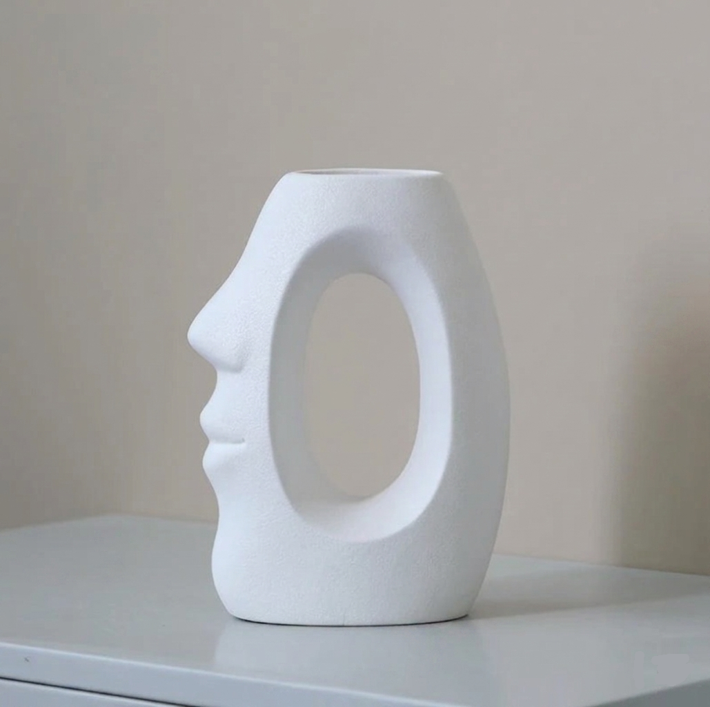 Amaré — Abstract Face Kiss Ceramic Vase