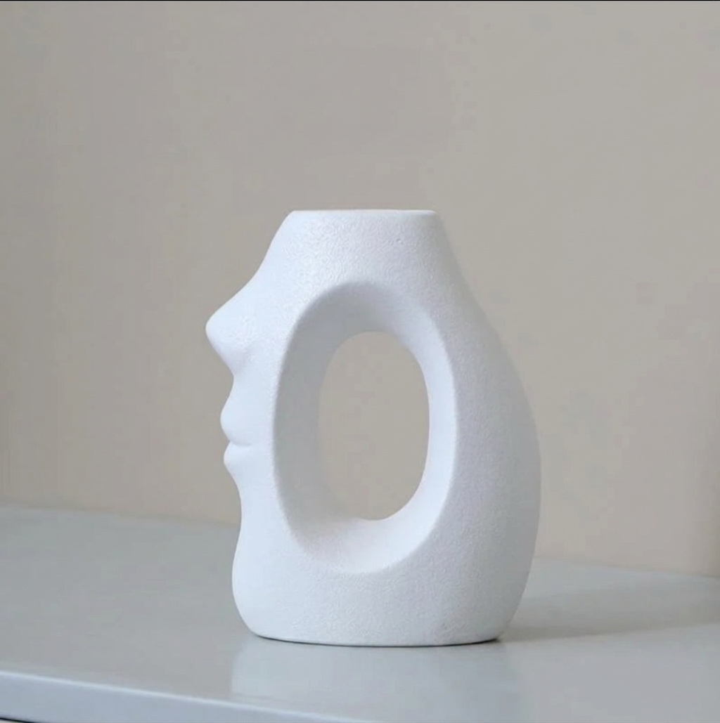 Amaré — Abstract Face Kiss Ceramic Vase