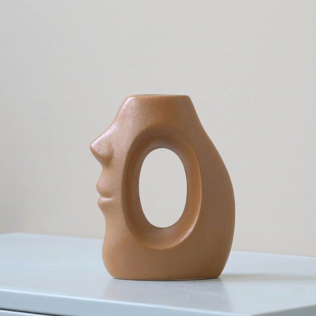 Amaré — Abstract Face Kiss Ceramic Vase