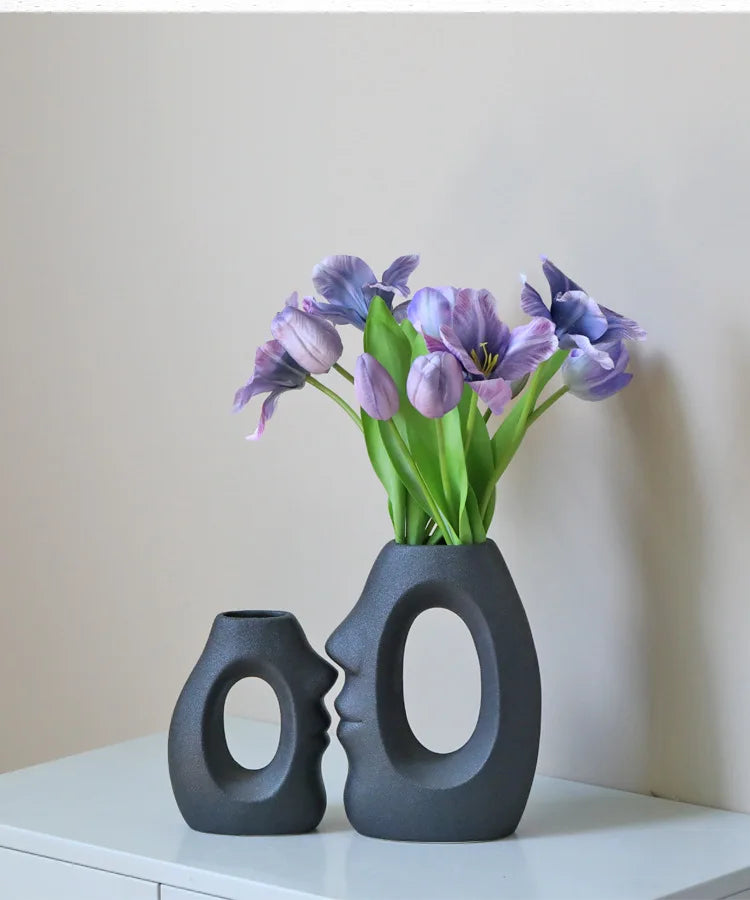 Amaré — Abstract Face Kiss Ceramic Vase