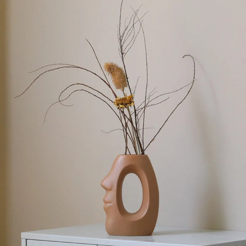 Amaré — Abstract Face Kiss Ceramic Vase