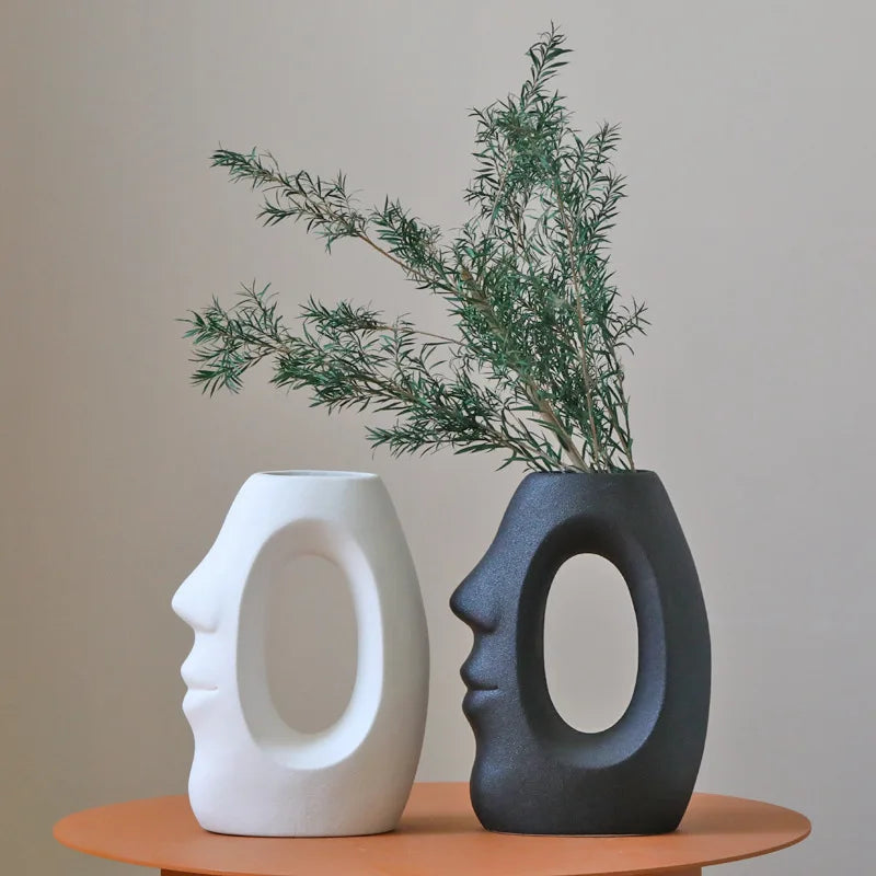 Amaré — Abstract Face Kiss Ceramic Vase