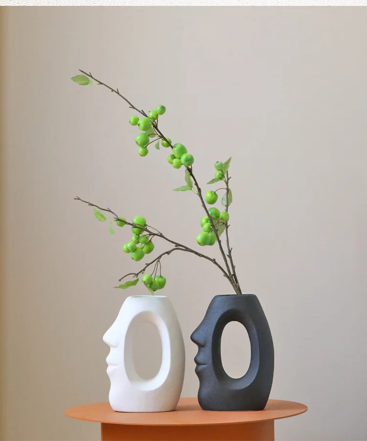 Amaré — Abstract Face Kiss Ceramic Vase