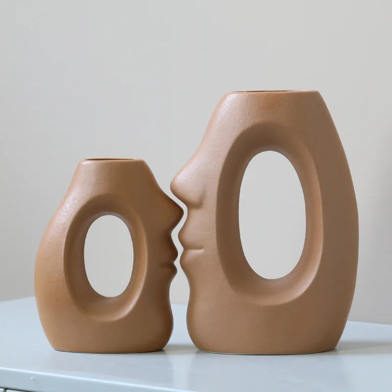 Amaré — Abstract Face Kiss Ceramic Vase