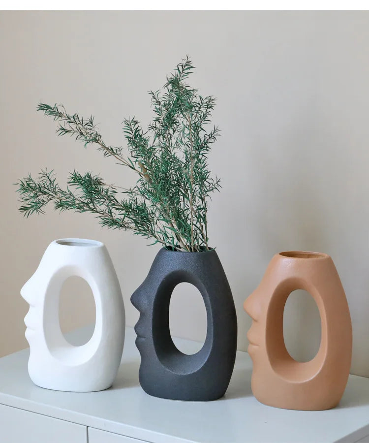 Amaré — Abstract Face Kiss Ceramic Vase